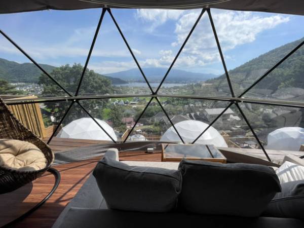 富士山の絶景グランピングテラス『嶺乃華』　2022年11月1日～30日の予約率が80％オーバーに