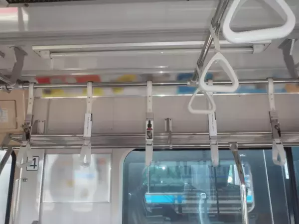 業界初(※)！“andalyfe CBD”(アンダライフCBD)が小田急小田原線の吊革をジャック！？吊革ジャックを記念して、睡眠の質を改善するCBDオイルとAmazonギフト券￥2,000を10名様にプレゼント【実施期間：2022年11月22日～11月30日】