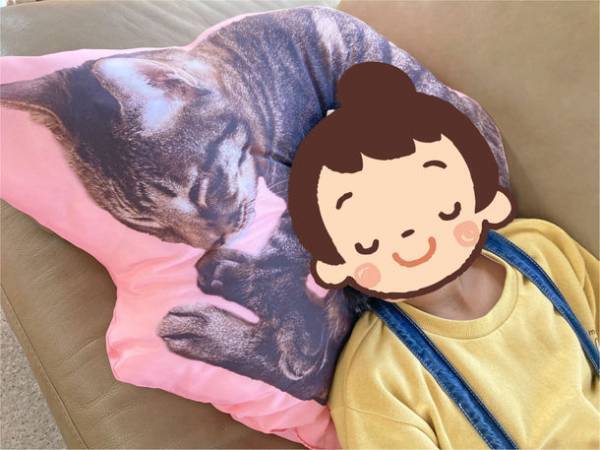愛犬のお腹でお昼寝する夢を叶える！愛犬・愛猫が超リアルなクッションになる「まるっとうちのコごろーんクッション」が販売開始