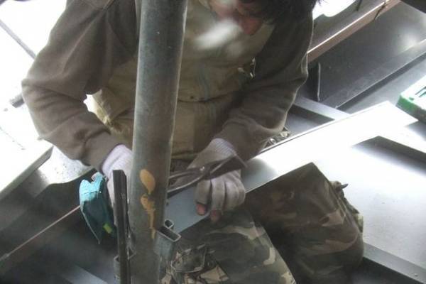 住まいをつくる職人さんの家族を応援する絵本「絵ことば」を作り届けるクラウドファンディングを11月30日より開始