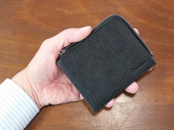 ジャミーウォレットの収納力と使いやすさが更に進化したL字ファスナー本革二つ折り財布『ジャミーウォレットプラス ゴートレザー』新登場！～ありそうでなかったシンプルなデザインと極上の使いやすさ～