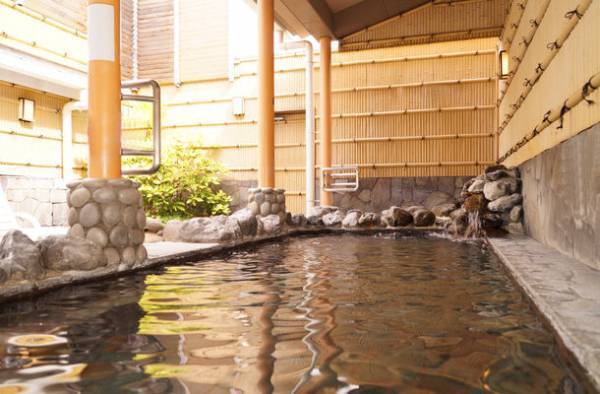 伏見のスーパー銭湯が学生の間でプチブーム中！？学生向けサービス開始により、学生来館数が1年で約4倍に増加！