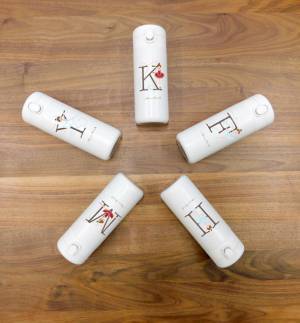 「あなたのイニシャルあったよ！」Shinzi Katohが描く、18種のイニシャル・バレエ柄のステンレスボトル発売開始！