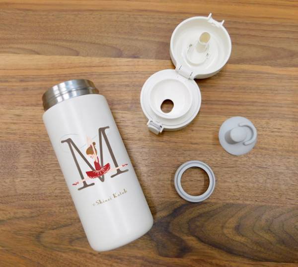 「あなたのイニシャルあったよ！」Shinzi Katohが描く、18種のイニシャル・バレエ柄のステンレスボトル発売開始！