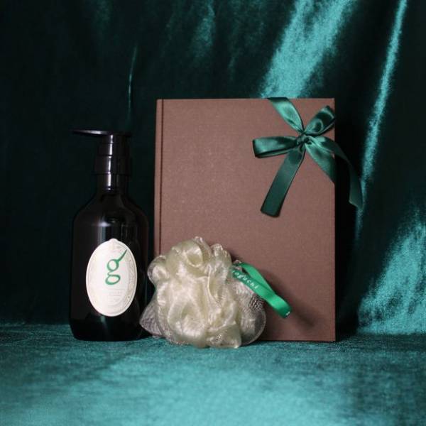 “みどりまゆ”シルクのプレミアム スキンケア ブランド「Itoguchi」クリスマス特別企画！数量限定セット『Holiday Premium』登場