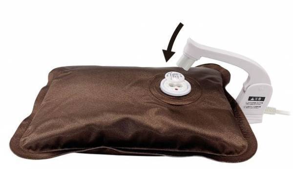 10分蓄熱で暖かい　電力代が気にならない！寛ぎながらほっこり温まりたい方にピッタリの“あったか「湯たんぽクッション」”登場