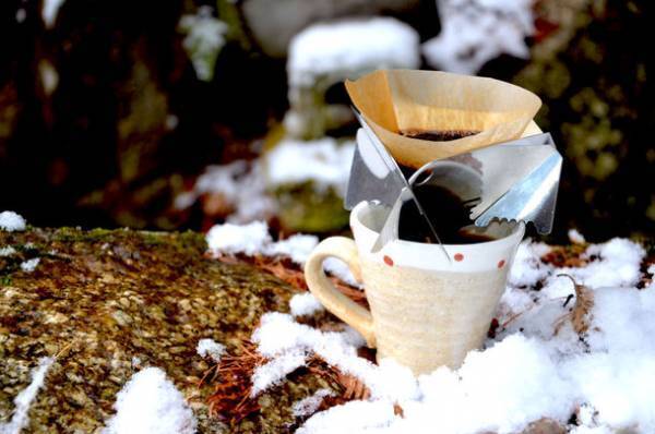 コンパクトで永く使えるアウトドア用ドリッパーの本格受注を開始　三和鍍金とやらせっけいの共同開発でSDGsに貢献