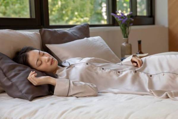 夢のような寝心地のライフスタイルブランド「DREAMiN(ドリーミン)」がクリスマス特別仕様のラッピングサービスを11月24日より期間限定で開催