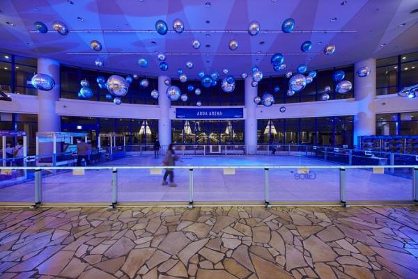 大人気アニメ『クレヨンしんちゃん』の世界観がアクアシティお台場で楽しめる！　「クレヨンしんちゃん 嵐を呼ぶ！POP UP SHOP」期間限定で開催開催期間：2022年11月25日（金）～2023年1月29日（日）