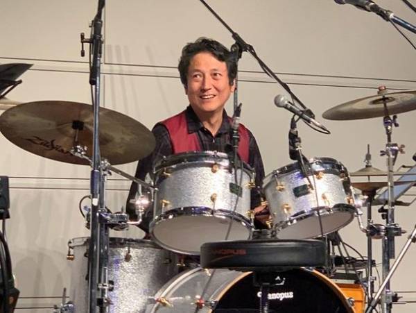 ビートルズトリビュートバンド「COMMA-DADA」　ホテルニューオータニ長岡 NCホールにてクリスマスコンサートを12月17日に開催