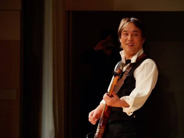 ビートルズトリビュートバンド「COMMA-DADA」　ホテルニューオータニ長岡 NCホールにてクリスマスコンサートを12月17日に開催