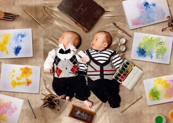 0歳双子の画家カイム＆ハアスが絵本作家デビュー！「赤ちゃんが描いた絵本」を11/11に出版