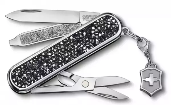 輝き。エレガンス。卓越性。人気アイテムにさらに魅力を加えたクラシック　ブリリアント コレクションがビクトリノックスから新登場