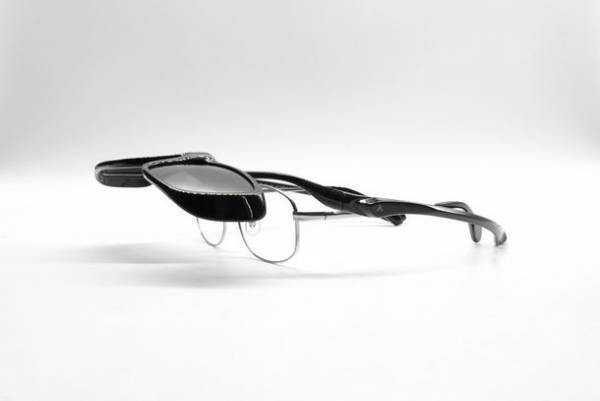 ≪メガネの上からサングラス≫ドライブに最適！簡単に跳ね上げてトンネル内も見やすいお洒落すぎる「A-FIT 跳ね上げ式オーバーグラス」11月27日Makuake販売開始