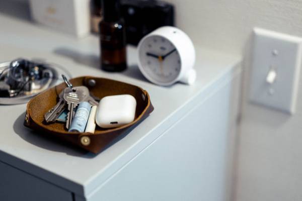 国産バッグブランドWONDER BAGGAGEのオフィシャルストアで11月28日から小物用レザートレイのプレゼントキャンペーン実施　SDGsに配慮し、使われなくなったレザーを再利用