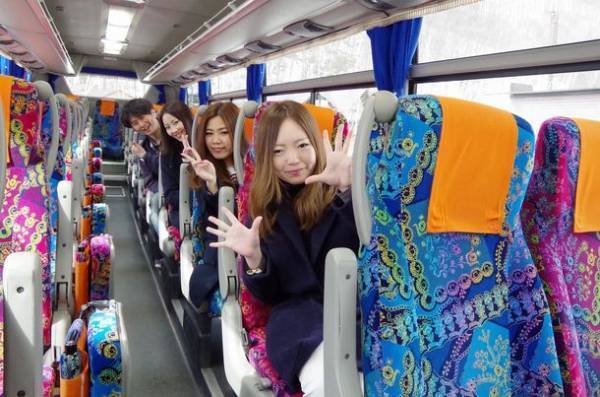 ひとり2席利用できる「Wシートプラン」のスキーバスツアーが登場　“環境に配慮した持続可能な周遊観光促進事業”を活用した特別価格での提供