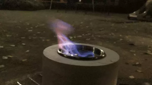 大理石柄ミニ焚き火台「ReFlame」Makuakeにて2022年11月30日(水)より先行発売開始！～炎のゆらぎで癒し体験～