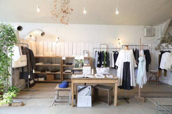 遠州織物の産地発ブランド「HUIS」、丸の内ビルディング4Fに新ショールームを2022年12月14日(水)開設