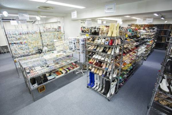 限定特典付 1億5千万円分の商品投入！貸衣装レンタル店が大リニューアルオープン