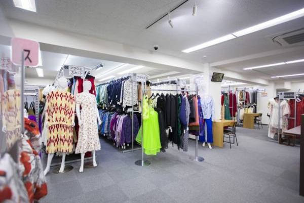 限定特典付 1億5千万円分の商品投入！貸衣装レンタル店が大リニューアルオープン