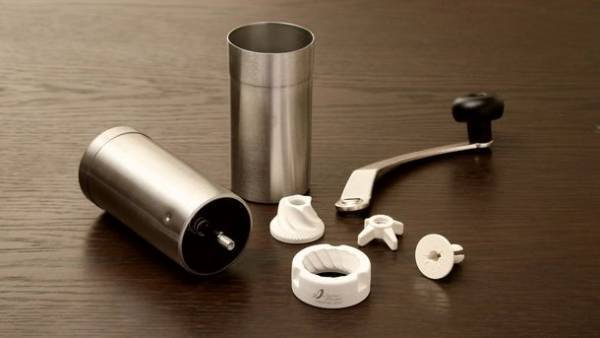 革工房「MUNEKAWA」がセラミックコーヒーミルのトップメーカー「ジャパンポーレックス」とコラボ　200個限定の本革ケースを12月5日より販売開始