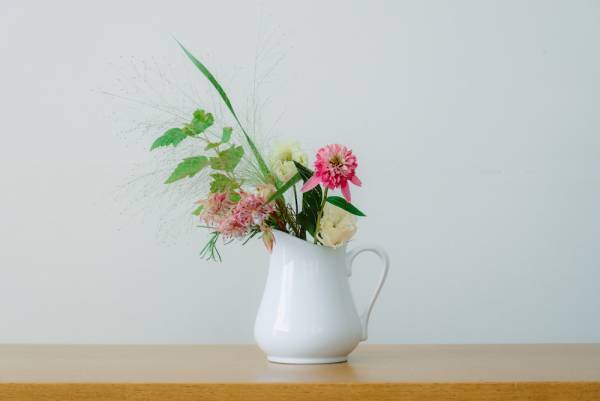 ～「5FLOWERS、1BURGER」～来店型の花のサブスク「ハナノヒ」の「サクハナプラン」で月1回に限り、「BURGERS TOKYO」のドネーション付きバーガーと交換可能に。12月1日（木）から期間限定