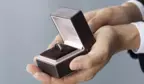 プロポーズで贈った婚約指輪をパートナーの理想の指輪やネックレスに後から変更が出来るアイプリモのオリジナルサービス『パーフェクトプロポーズリング』