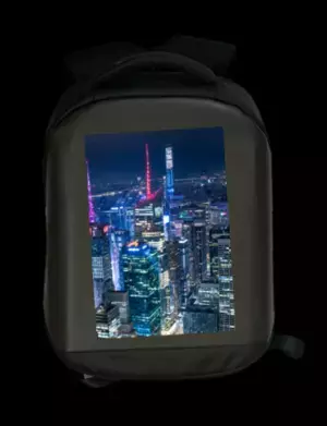 背面に高精度GIFアニメが写るSNS映えのリュックサック『VISION RUCK』を11月29日発売！