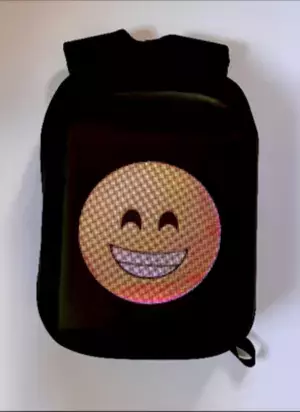 背面に高精度GIFアニメが写るSNS映えのリュックサック『VISION RUCK』を11月29日発売！