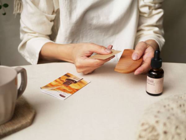 冬のおうち時間を楽しむ「バオバブオイルでつくるオイル櫛キット」を12月9日から1月31日まで販売