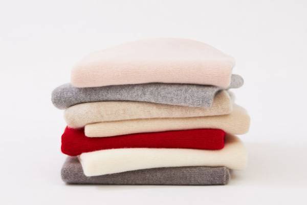 岩手県のカシミヤ職人がつくる、カシミヤの最高峰「ベビーカシミヤニット」が新登場｜「UTO」オンラインショップなどで一般販売を開始