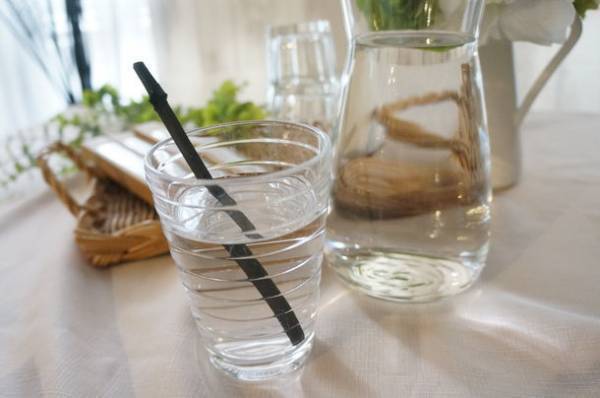 くるくるかき混ぜるだけで水道水をまろやかにする竹炭スティック「CHARBON DE BAMBOU FRANCE」をMakuakeにて先行予約販売を12/22に開始！