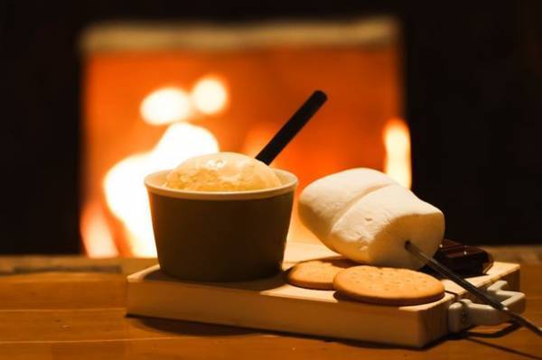 富士山五合目の佐藤小屋(標高2,230m)が2023年1月より「富士山五合目冬の山小屋ステイツアー」をスタート！