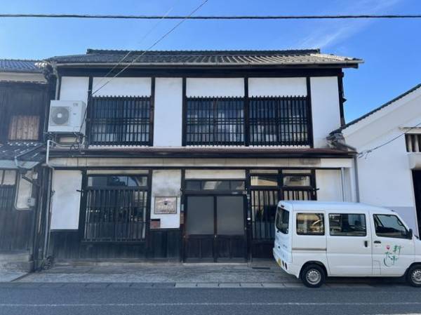 岡山県倉敷市で12月1日より開催、年末恒例イベント『大倉敷歳の市』がリニューアル！インパクト大なポスターモデルの正体は？