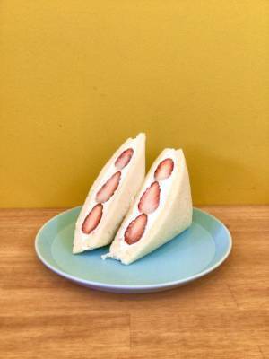 【食品ロス削減】規格外イチゴを使ったサスティナブルフルーツサンドを12月18日発売！