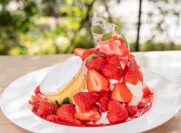 総重量5kg越えの巨大いちごパフェ！？たまご専門店 TAMAGOYAにて「STRAWBERRY FAIR」を開催　静岡県産のいちごを満喫する期間限定スイーツが登場
