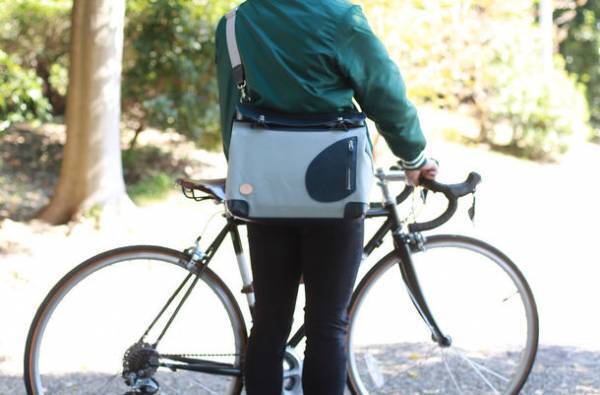 財布と鞄が一つに！ガバッと開く郵便屋さんみたいなカバン「メッセンジャーポストマン」プロジェクト開始1週間で目標金額3,000％を達成！1月16日まで先行予約販売中