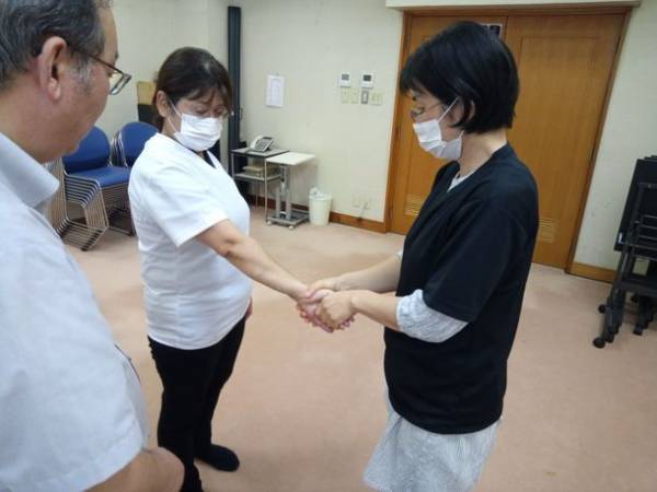 『着るだけ』で81％が「身体が楽になった」と認識　介護施設や林業従事者の負担をケアする「リライブシャツ」　岡山県新庄村との実証実験結果を発表