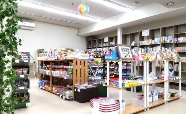 過疎化が進む北海道池田町の地域活性化を目指す「地域の方々が集う書店の営業時間拡大」のためのクラウドファンディングを実施中