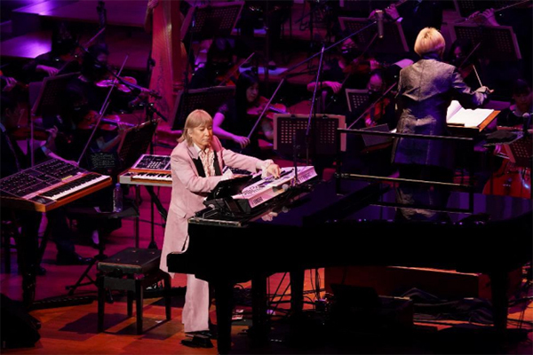 小室哲哉初のフルオーケストラコンサート東京公演が盛況のうちに終演！Billboard JAPAN.comにライブレポート掲載