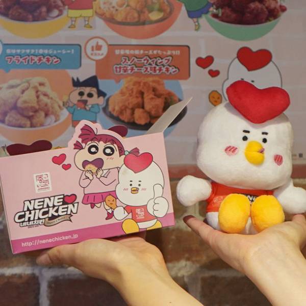 NENE CHICKEN×クレヨンしんちゃんコラボキャンペーン！12月15日より購入者限定でオリジナルステッカーをプレゼント
