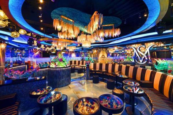 ホストクラブと造形集団が作る水がテーマのホストクラブ“水天一碧の城郭”『MIST』を国内メディアへ貸し出し開始