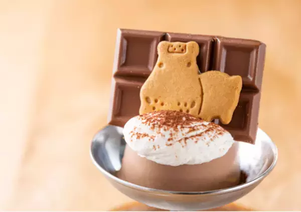 毎年2万本を販売する熱海プリンの大人気フレーバー「2層仕立てのチョコレートプリン」がリニューアルして12月20日より季節限定で販売開始！