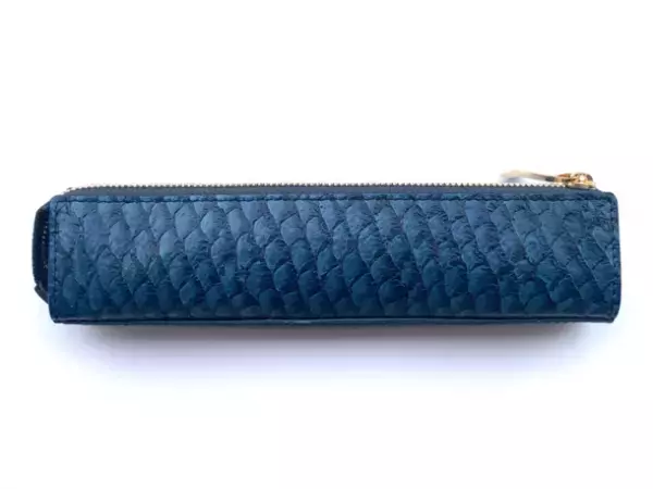 廃棄される魚皮から創った“新たなフィッシュレザー製品”「手帳型スマホケース・ペンケース・IDパスケース」を2023年1月17日18:00まで販売