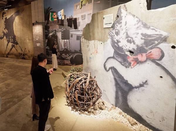 「バンクシーって誰？展」福岡展、12/17〜いよいよ開幕！福岡展公式サポーターに女優・筧美和子さんが就任