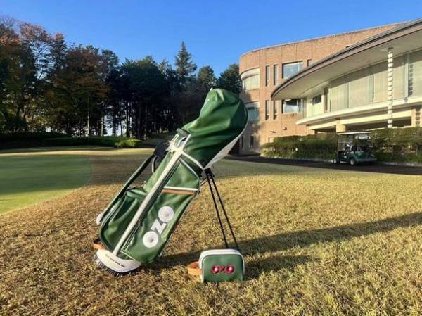 キャデイバッグOZZOネーム刺繍サービス付きゴルフ用品　12月6日にMakuakeを開始！～高級感満載のダークグリーン～