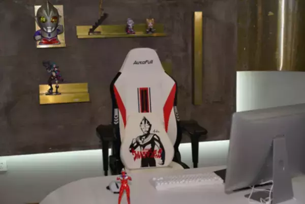 AutoFullウルトラマンコラボゲーミングチェアを2022年12月4日から12月25日までキャンペーン価格で販売