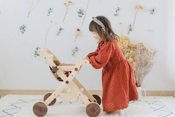 家具・玩具ブランド「IKONIH(アイコニー)」はクリスマスシーズン～お正月に向けてサステナブルなひのきのおもちゃの販売強化を実施！