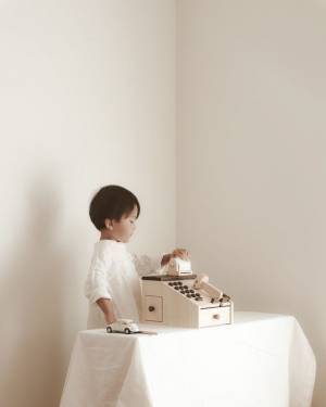 家具・玩具ブランド「IKONIH(アイコニー)」はクリスマスシーズン～お正月に向けてサステナブルなひのきのおもちゃの販売強化を実施！