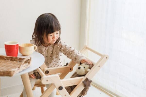 家具・玩具ブランド「IKONIH(アイコニー)」はクリスマスシーズン～お正月に向けてサステナブルなひのきのおもちゃの販売強化を実施！